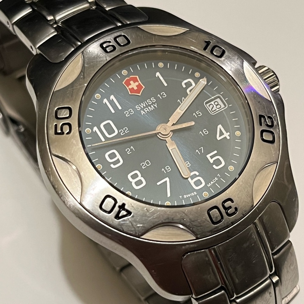 41mm Victorinox Swiss Army Watch Metal Bracelet Sapphire Crystal Blue dial